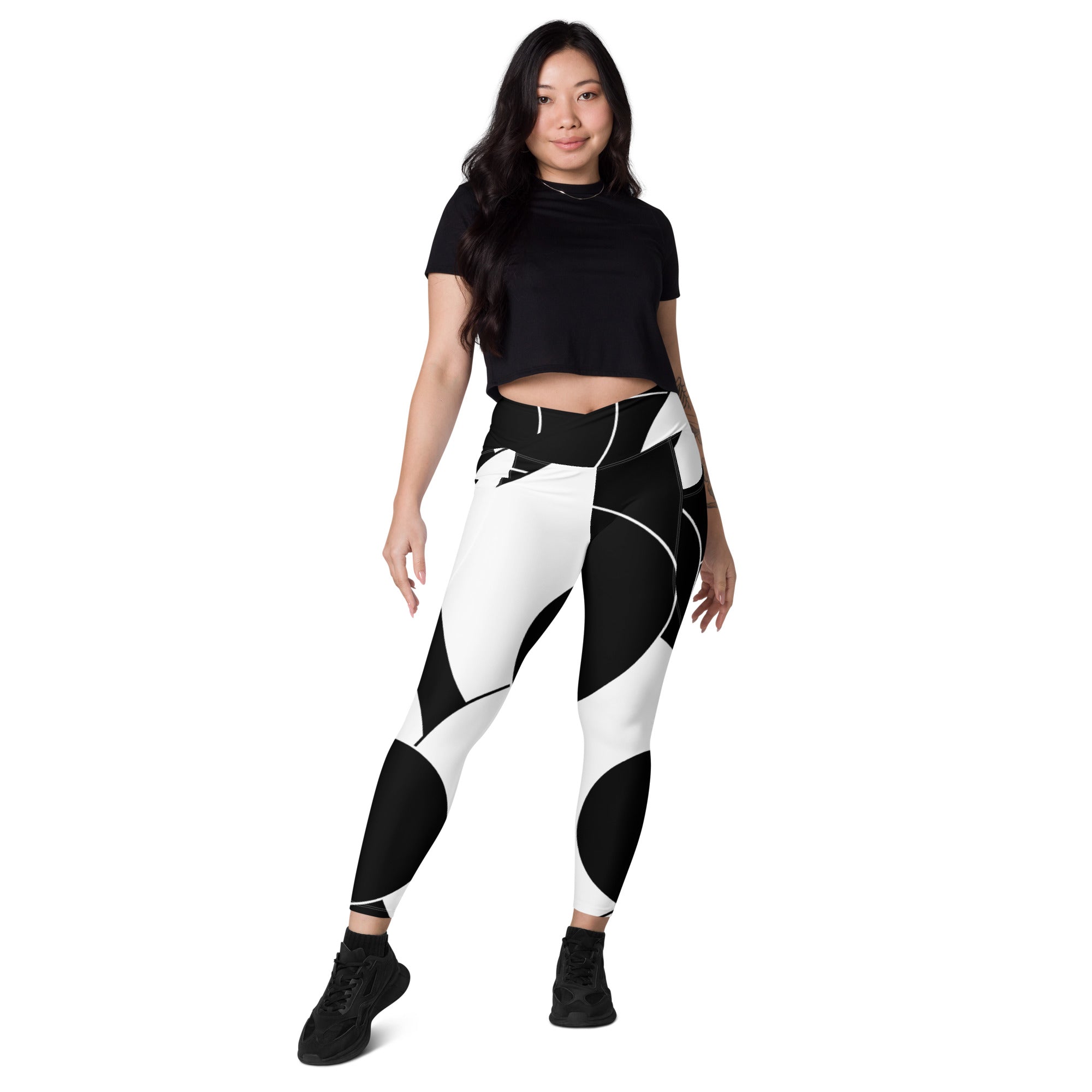 Crossover leggings with pockets