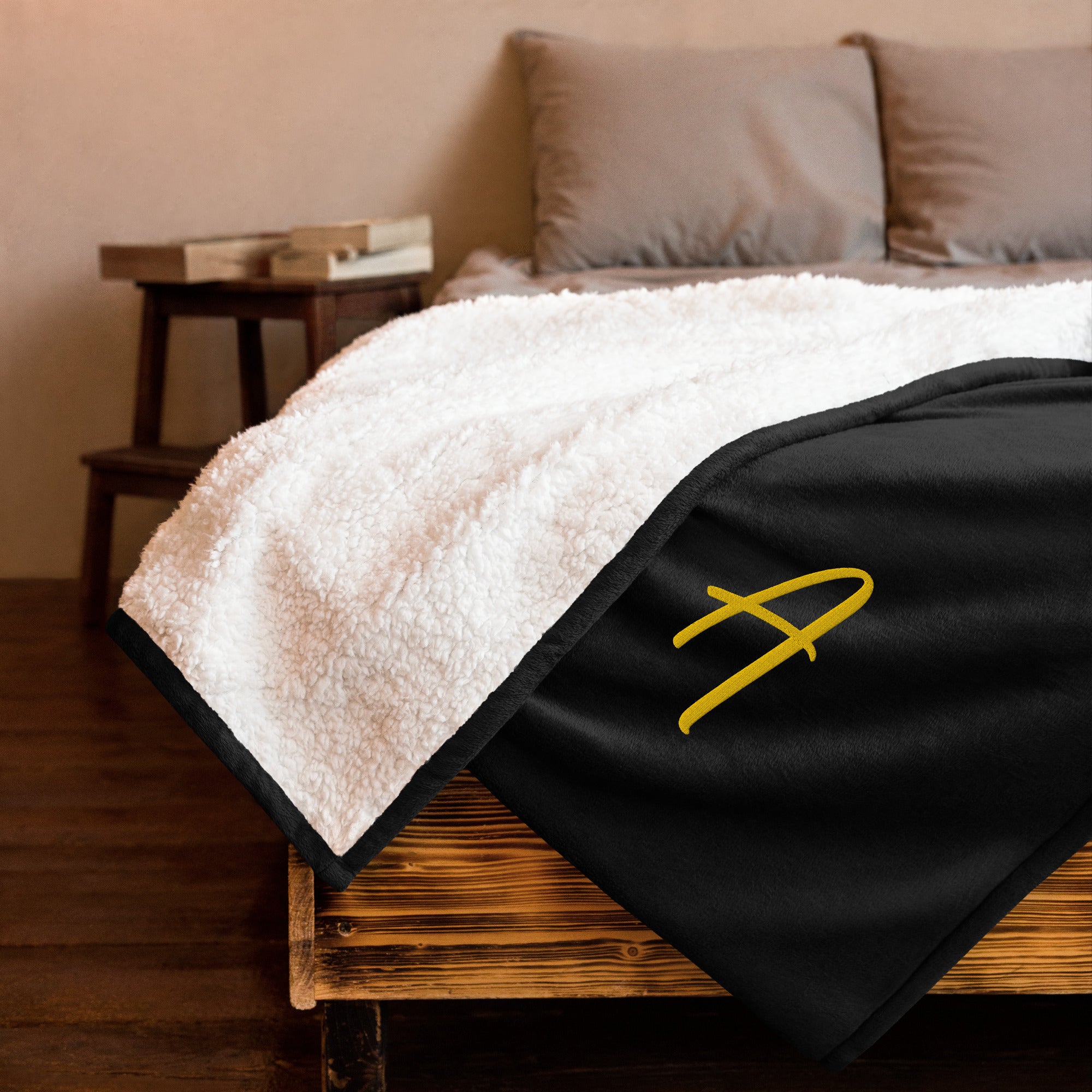 EMBROIDERED PREMIUM SHERPA BLANKET-A