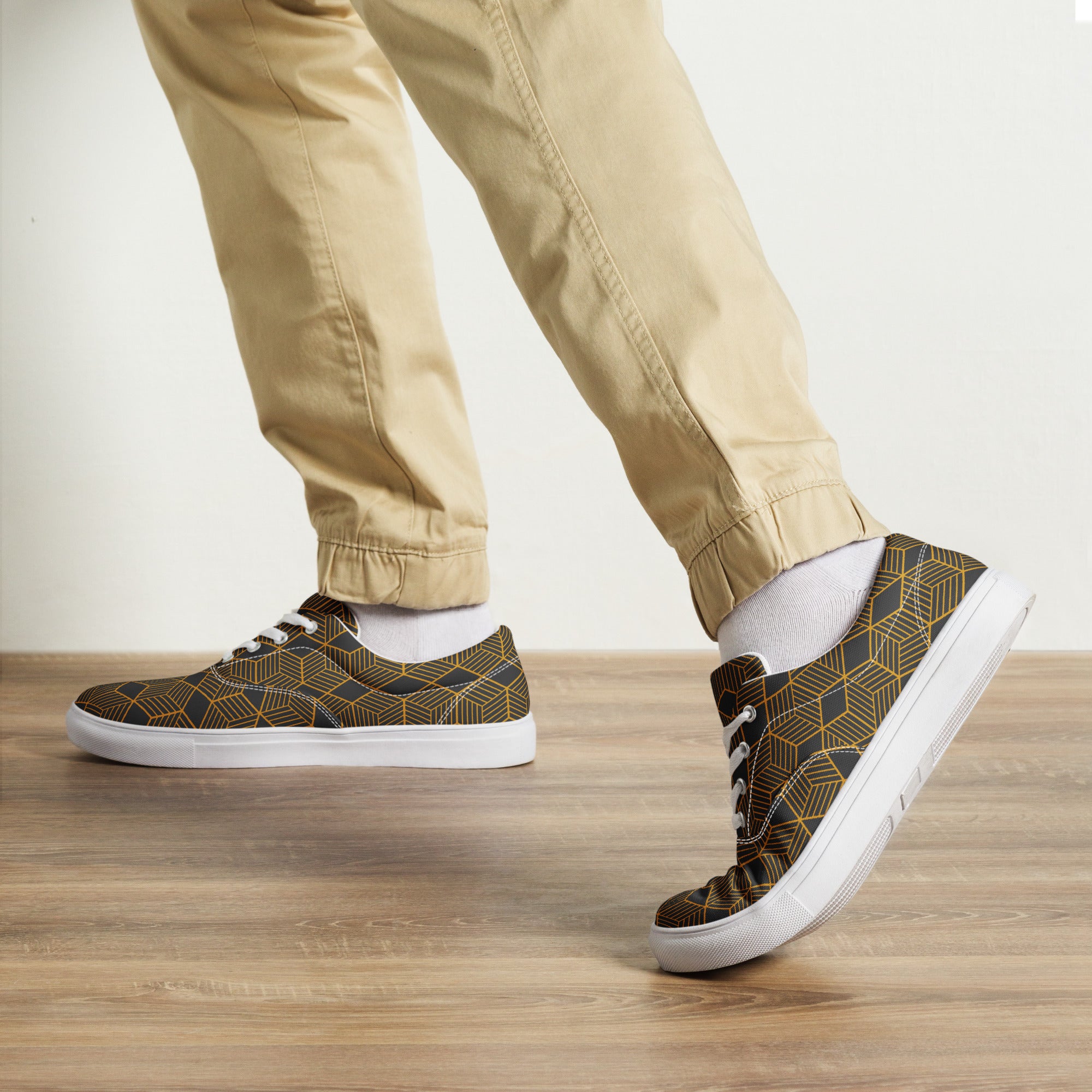 Men’s lace-up canvas