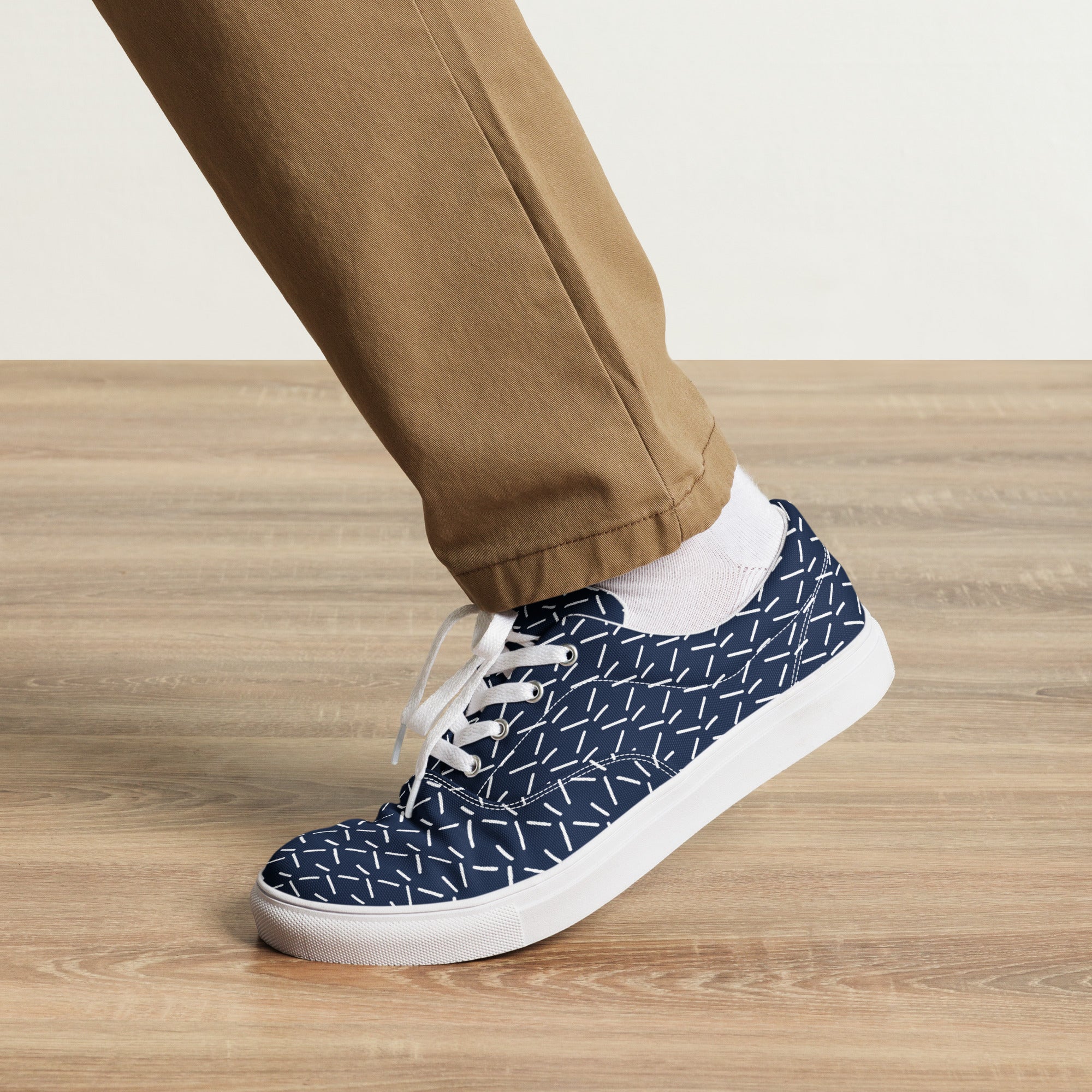 Men’s lace-up canvas