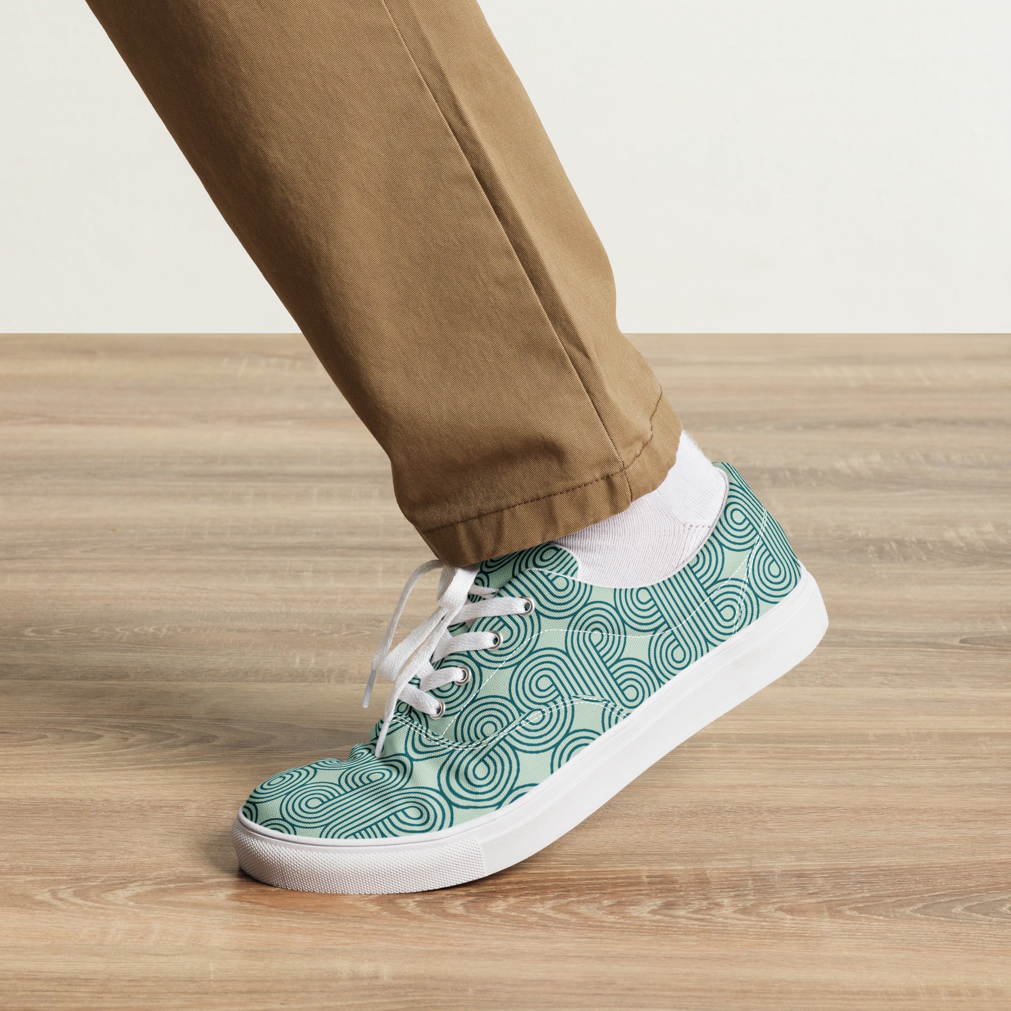 Men’s lace-up canvas