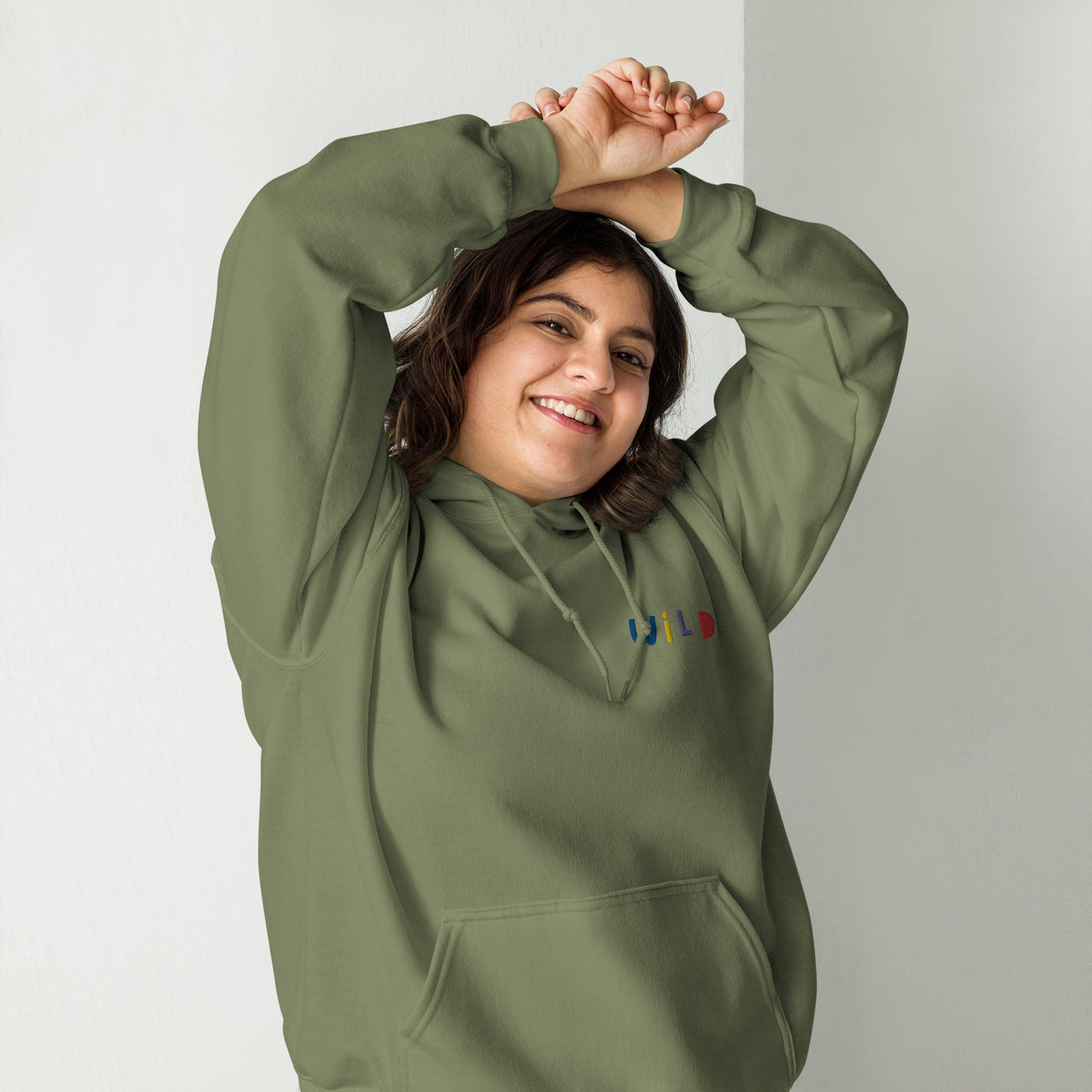 EMBROIDERED HEAVY BLEND PULLOVER HOODIE | GILDAN