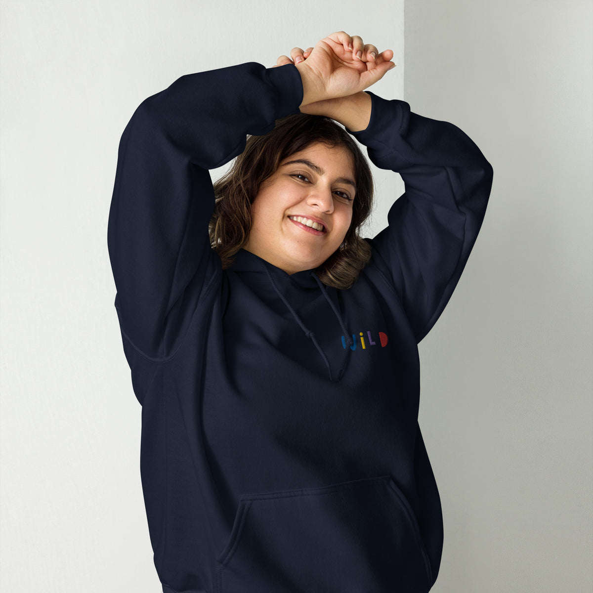 EMBROIDERED HEAVY BLEND PULLOVER HOODIE | GILDAN